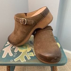 Dansko Berry Clog 37